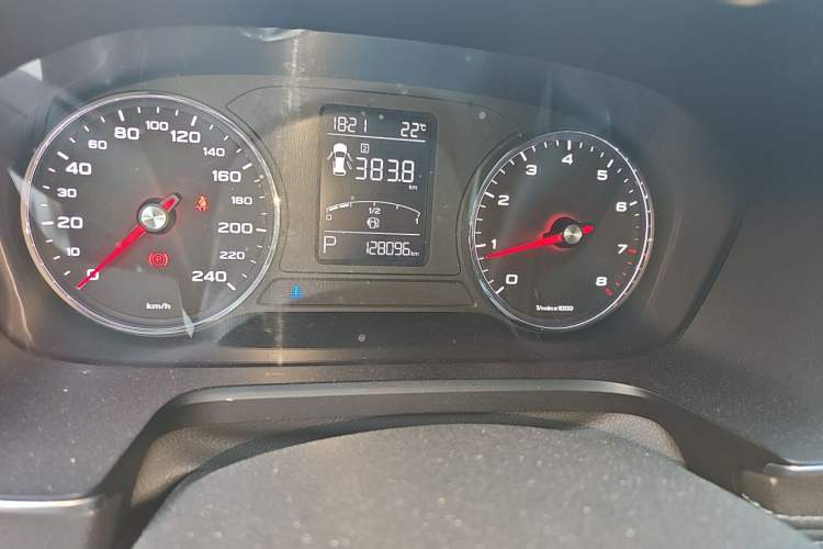 Used Roewe RX5 2016 20T Two-Wheel Drive Automatic Internet Smart Edition Odometer Close Up