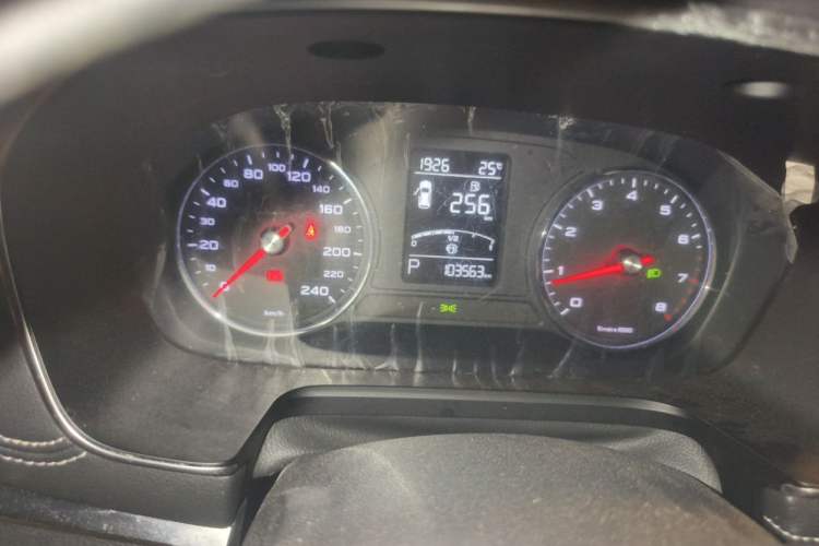 Used Roewe RX5 2016 20T Two-Wheel Drive Automatic Internet Smart Edition Odometer Close Up