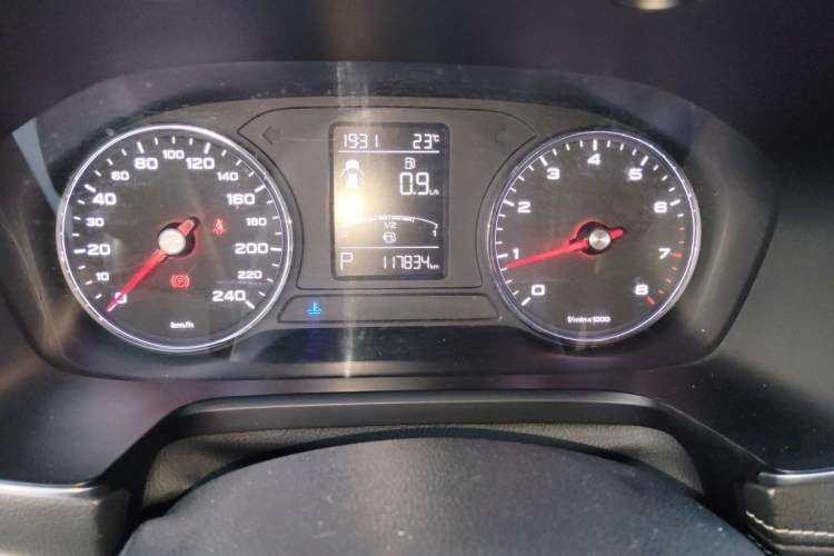 Used Roewe RX5 2016 20T Two-Wheel Drive Automatic Internet Smart Edition Odometer Close Up
