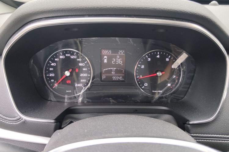 Used Roewe RX5 2016 20T Two-Wheel Drive Automatic Internet Smart Edition Odometer Close Up