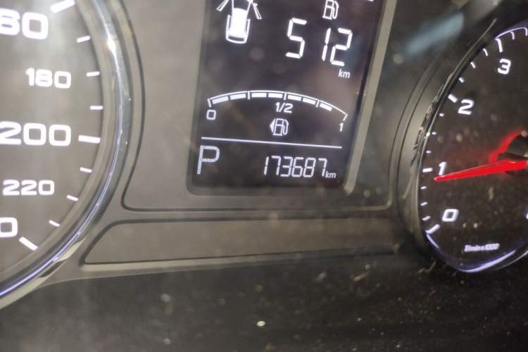 Used Roewe RX5 2016 20T Two-Wheel Drive Automatic Internet Smart Edition Odometer Close Up