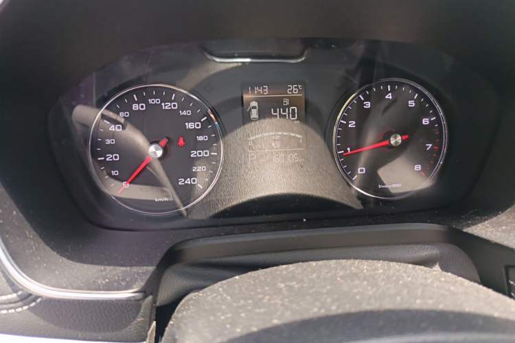 Used Roewe RX5 2016 20T Two-Wheel Drive Automatic Internet Smart Edition Odometer Close Up