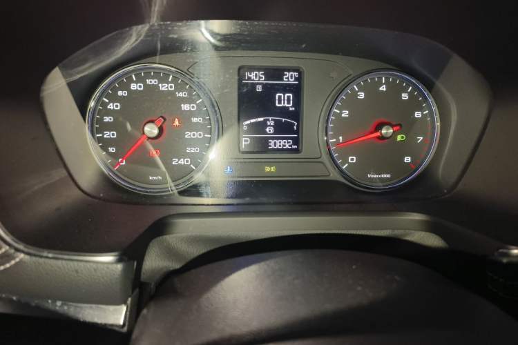 Used Roewe RX5 2016 20T Two-Wheel Drive Automatic Internet Smart Edition Odometer Close Up