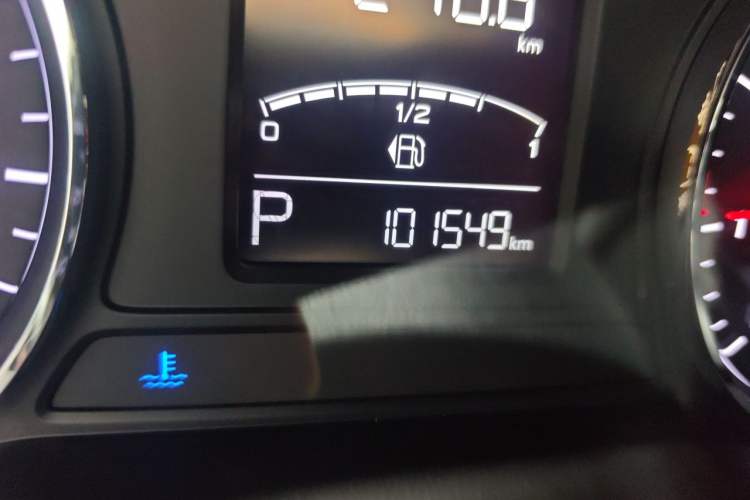 Used Roewe RX5 2016 20T Two-Wheel Drive Automatic Internet Smart Edition Odometer Close Up