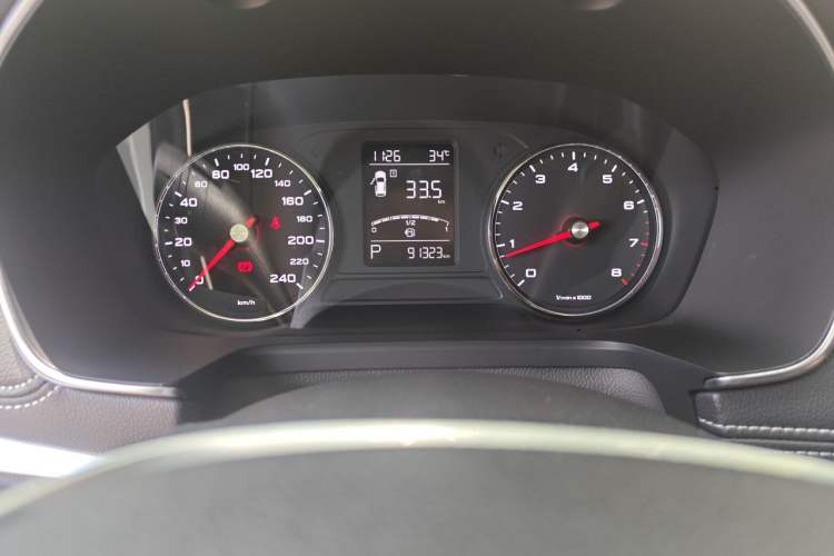 Used Roewe RX5 2016 20T Two-Wheel Drive Automatic Internet Smart Edition Odometer Close Up