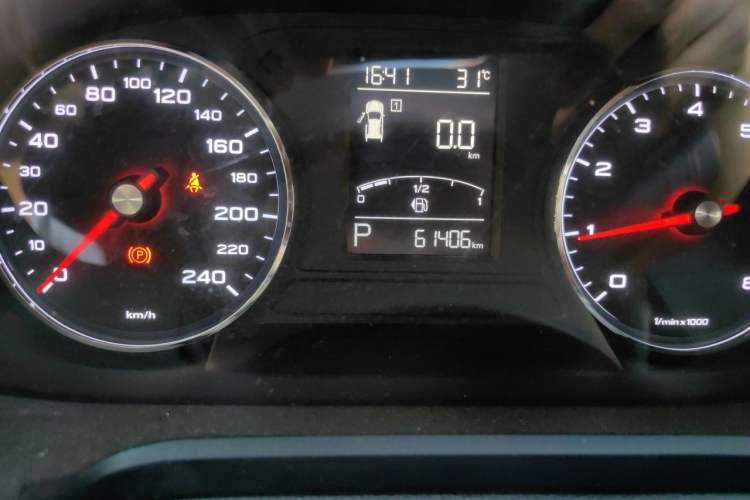 Used Roewe RX5 2016 20T Two-Wheel Drive Automatic Internet Smart Edition Odometer Close Up