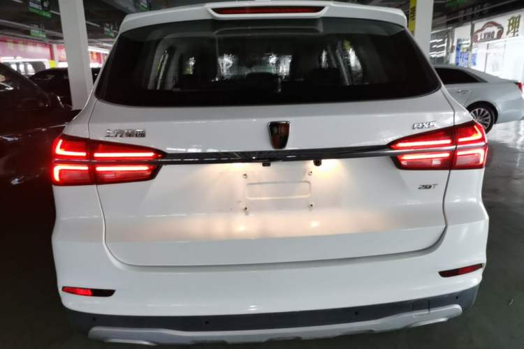 Used Roewe RX5 2016 20T Two-Wheel Drive Automatic Internet Smart Edition Rear