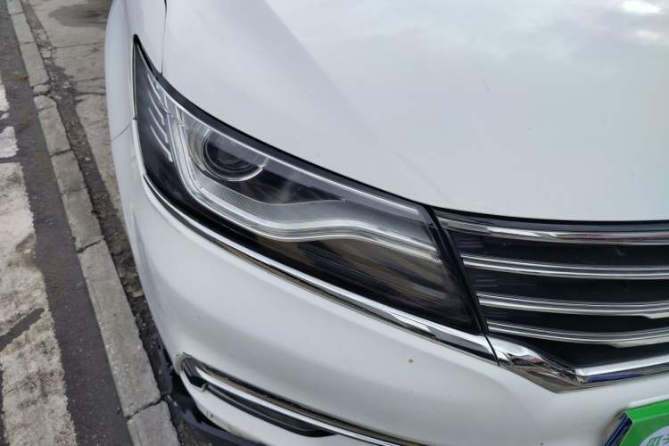 Used Roewe RX5 2016 20T Two-Wheel Drive Automatic Internet Smart Edition Right Front Headlight