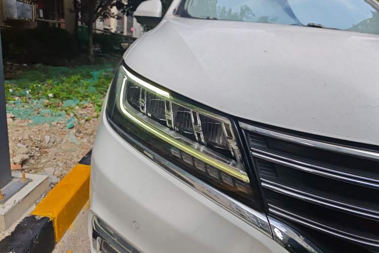 Used Roewe RX5 2016 30T Four-Wheel Drive Automatic Internet Smart Luxury Edition Right Front Headlight