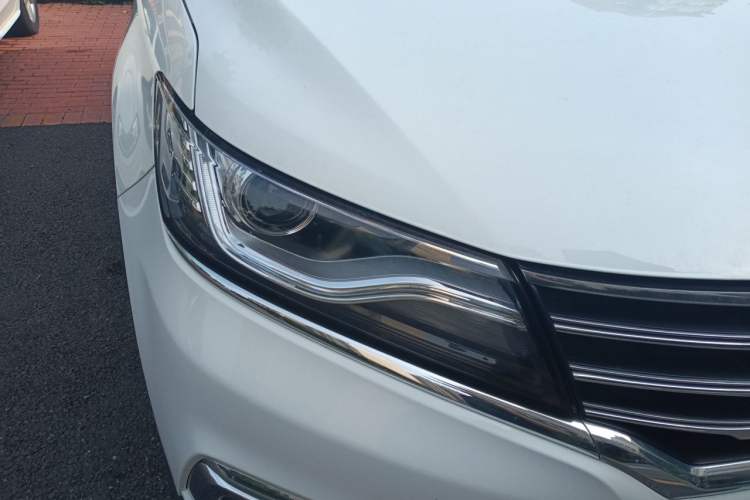 Used Roewe RX5 2016 30T Two-Wheel Drive Automatic Internet Smart Edition Right Front Headlight