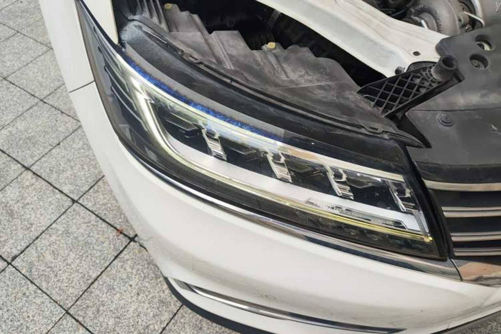 Used Roewe RX5 2016 30T Four-Wheel Drive Automatic Internet Smart Luxury Edition Right Front Headlight
