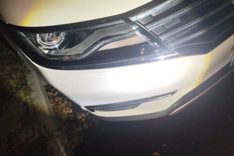 Used Roewe RX5 2016 20T Two-Wheel Drive Automatic Flagship Edition Right Front Headlight