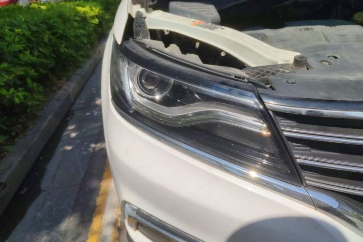 Used Roewe RX5 2016 20T Two-Wheel Drive Automatic Internet Smart Edition Right Front Headlight