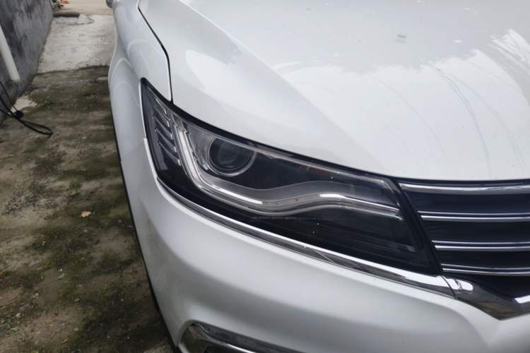 Used Roewe RX5 2016 20T Two-Wheel Drive Automatic Internet Smart Edition Right Front Headlight