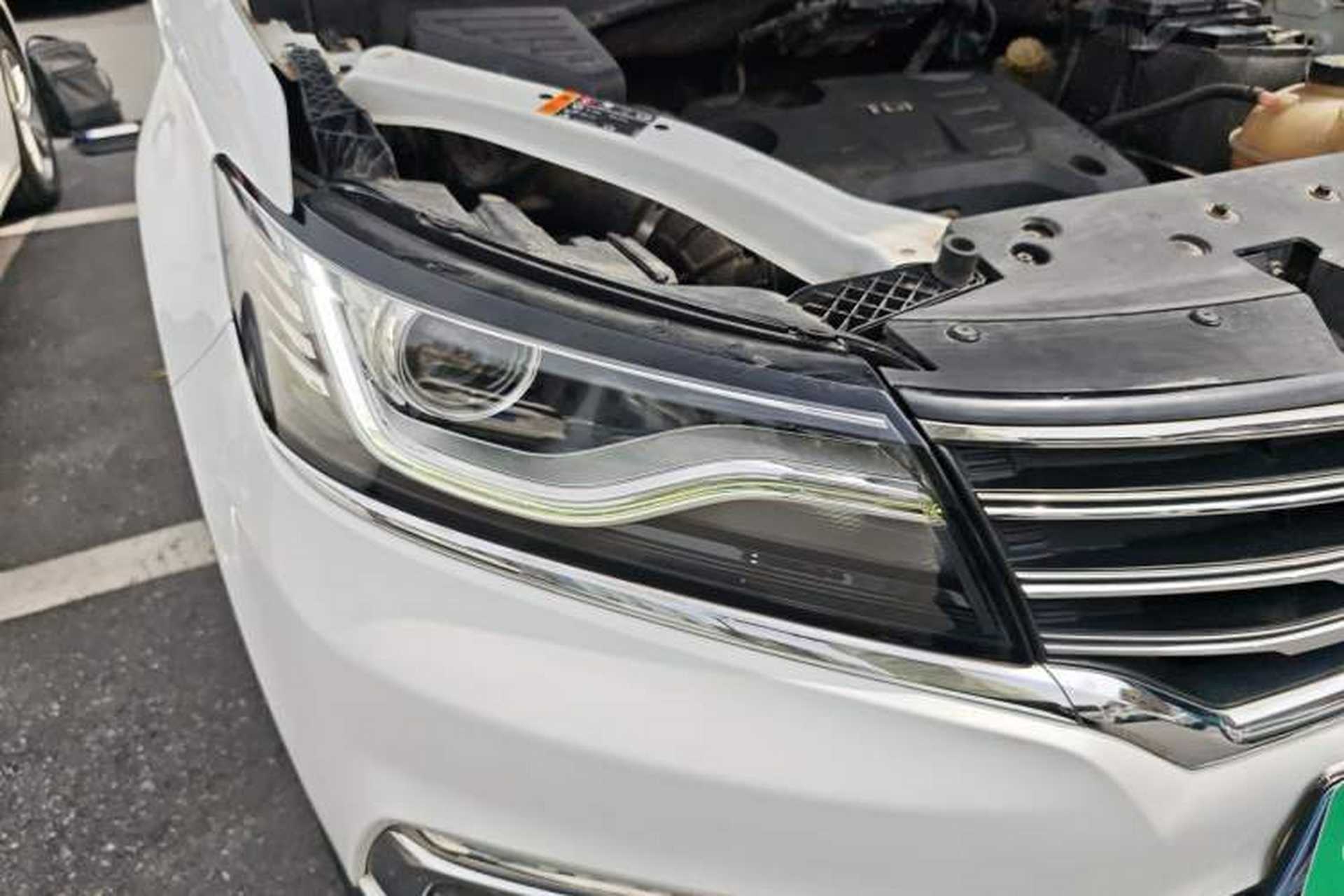 Used Roewe RX5 2016 20T Two-Wheel Drive Automatic Internet Smart Edition Right Front Headlight