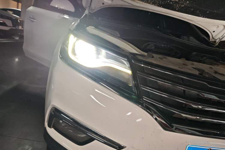 Used Roewe RX5 2016 20T Two-Wheel Drive Automatic Internet Smart Edition Right Front Headlight