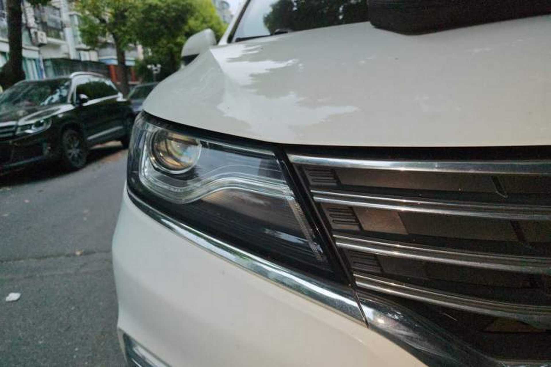 Used Roewe RX5 2016 20T Two-Wheel Drive Automatic Internet Smart Edition Right Front Headlight