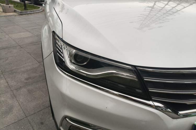 Used Roewe RX5 2016 20T Two-Wheel Drive Automatic Internet Smart Edition Right Front Headlight