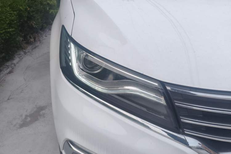 Used Roewe RX5 2016 30T Two-Wheel Drive Automatic Internet Smart Edition Right Front Headlight