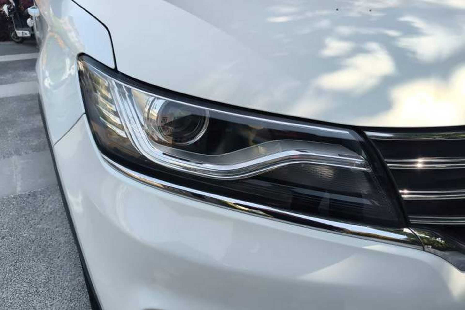 Used Roewe RX5 2016 20T Two-Wheel Drive Automatic Internet Smart Edition Right Front Headlight