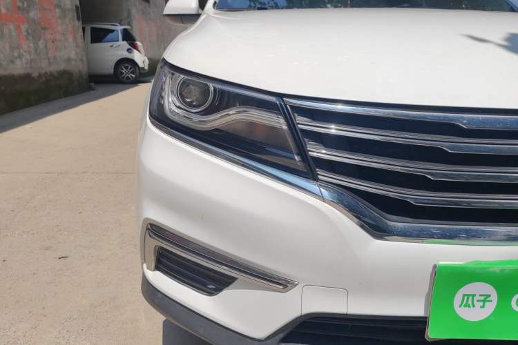 Used Roewe RX5 2016 20T Two-Wheel Drive Manual Flagship Edition Right Front Headlight