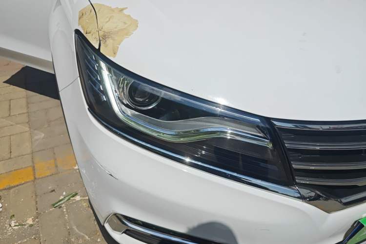 Used Roewe RX5 2016 20T Two-Wheel Drive Manual Flagship Edition Right Front Headlight