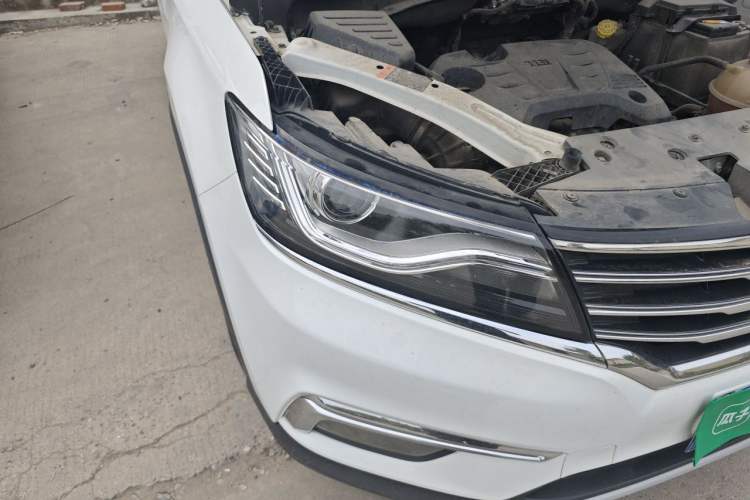 Used Roewe RX5 2016 20T Two-Wheel Drive Automatic Flagship Edition Right Front Headlight