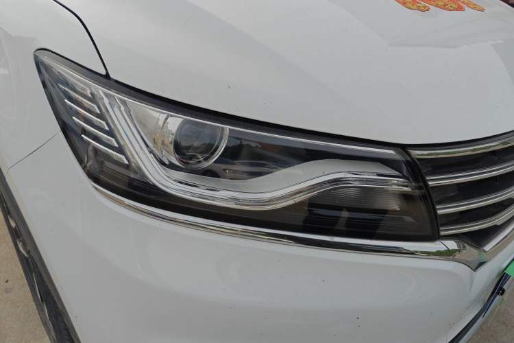 Used Roewe RX5 2016 20T Two-Wheel Drive Automatic Internet Smart Edition Right Front Headlight