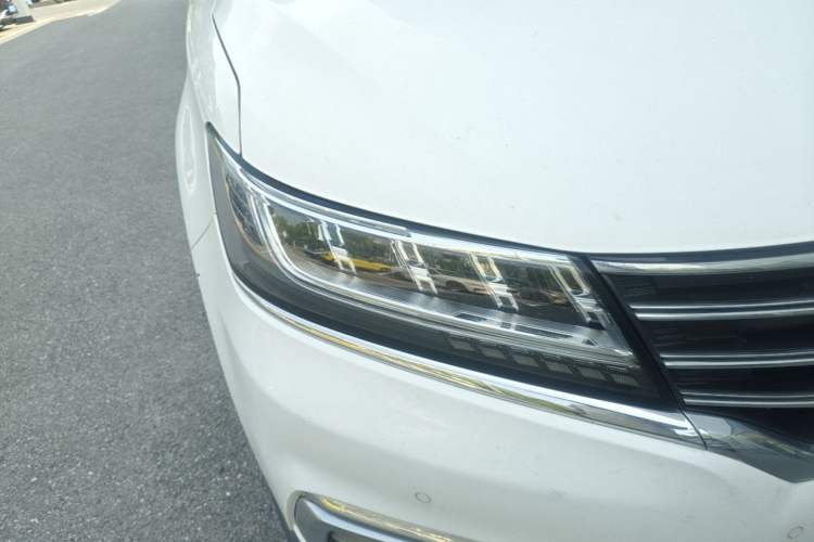 Used Roewe RX5 2016 30T Four-Wheel Drive Automatic Internet Smart Luxury Edition Right Front Headlight