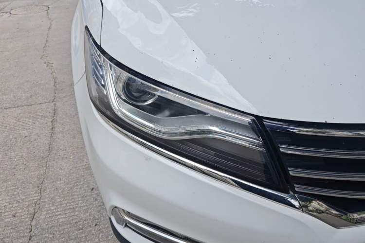 Used Roewe RX5 2016 30T Two-Wheel Drive Automatic Internet Smart Edition Right Front Headlight