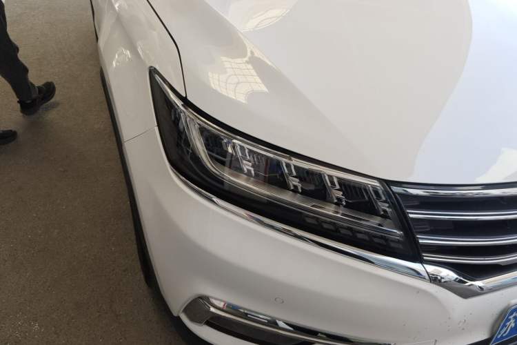 Used Roewe RX5 2016 30T Four-Wheel Drive Automatic Internet Smart Luxury Edition Right Front Headlight