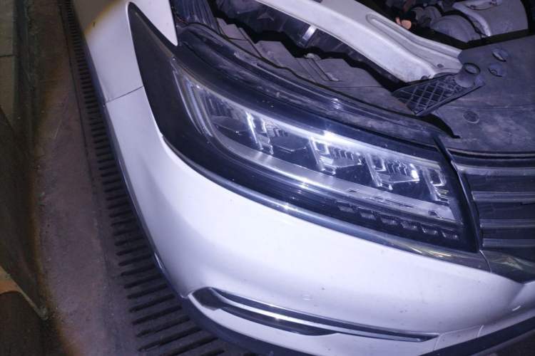 Used Roewe RX5 2016 30T Four-Wheel Drive Automatic Internet Smart Luxury Edition Right Front Headlight