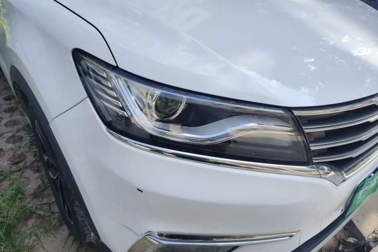 Used Roewe RX5 2016 20T Two-Wheel Drive Automatic Internet Smart Edition Right Front Headlight