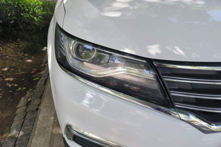 Used Roewe RX5 2016 20T Two-Wheel Drive Automatic Flagship Edition Right Front Headlight