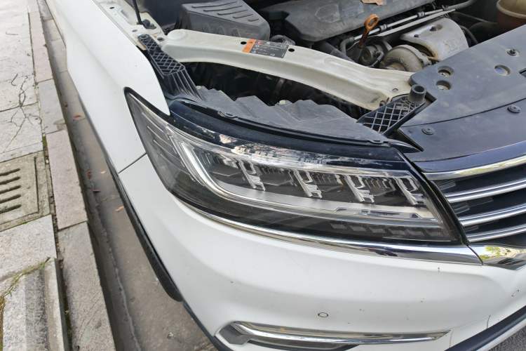 Used Roewe RX5 2016 30T Four-Wheel Drive Automatic Internet Smart Luxury Edition Right Front Headlight