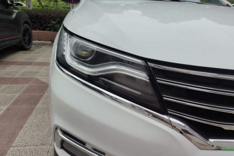 Used Roewe RX5 2016 20T Two-Wheel Drive Automatic Internet Smart Edition Right Front Headlight