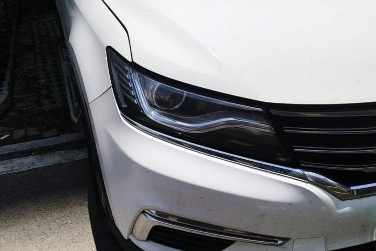 Used Roewe RX5 2016 20T Two-Wheel Drive Automatic Flagship Edition Right Front Headlight