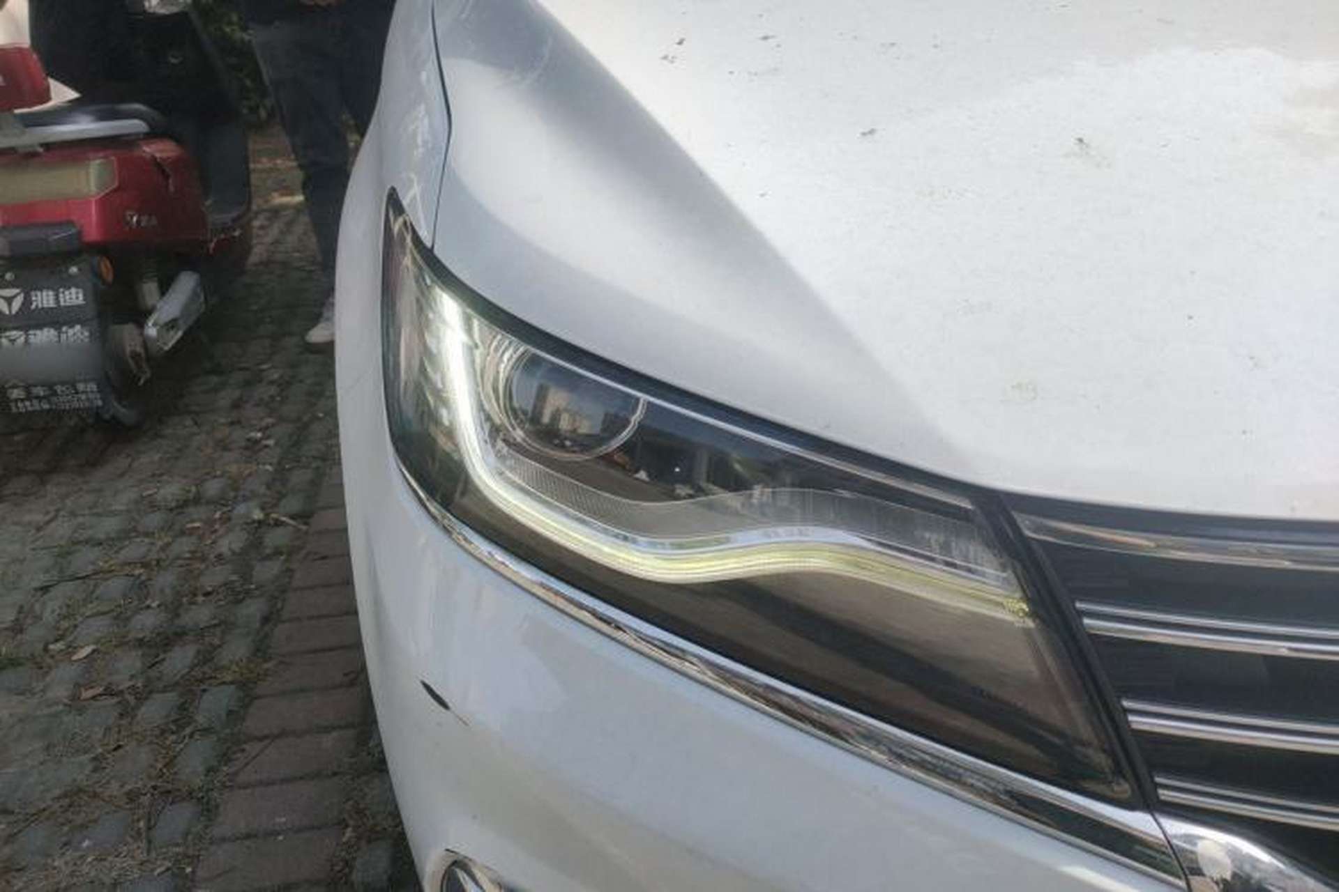 Used Roewe RX5 2016 20T Two-Wheel Drive Automatic Internet Smart Edition Right Front Headlight