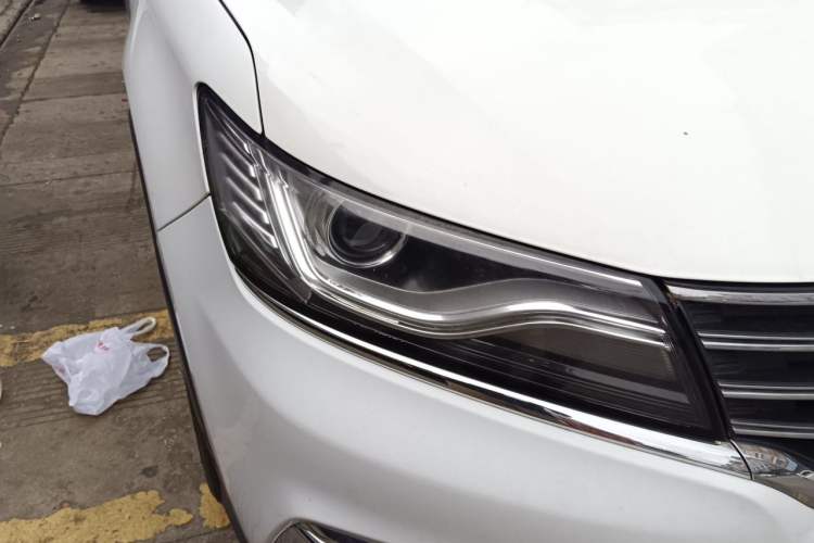 Used Roewe RX5 2016 30T Two-Wheel Drive Automatic Internet Smart Edition Right Front Headlight