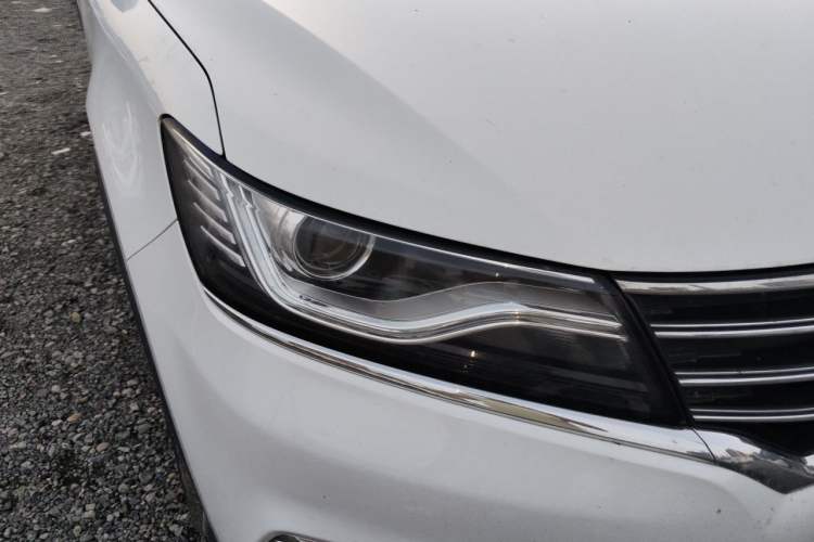 Used Roewe RX5 2016 20T Two-Wheel Drive Automatic Internet Smart Edition Right Front Headlight