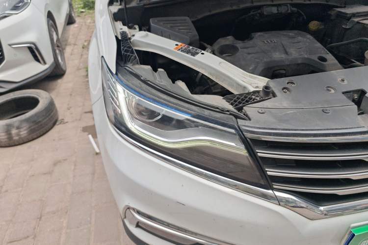 Used Roewe RX5 2016 20T Two-Wheel Drive Automatic Internet Smart Edition Right Front Headlight