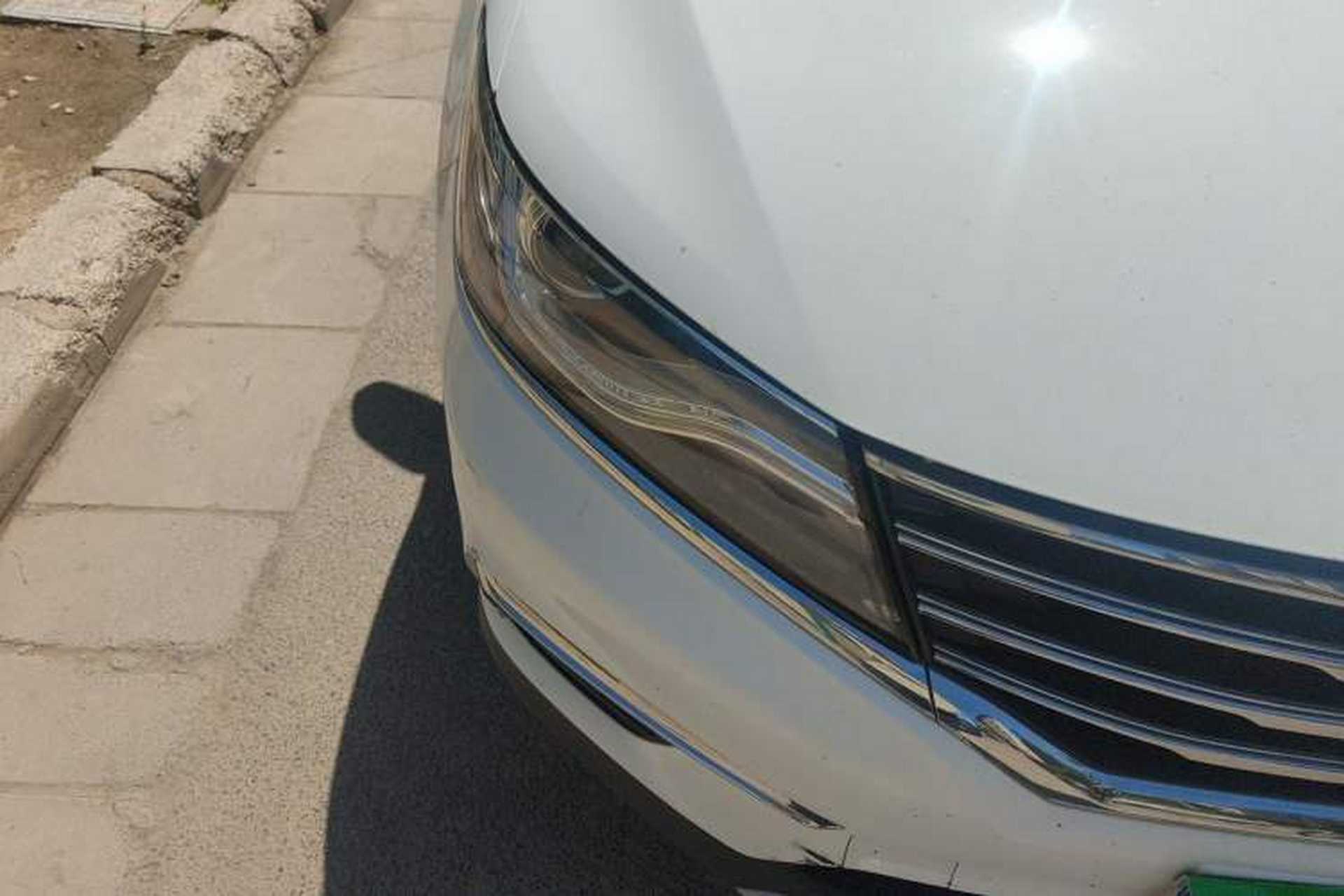 Used Roewe RX5 2016 20T Two-Wheel Drive Manual Flagship Edition Right Front Headlight
