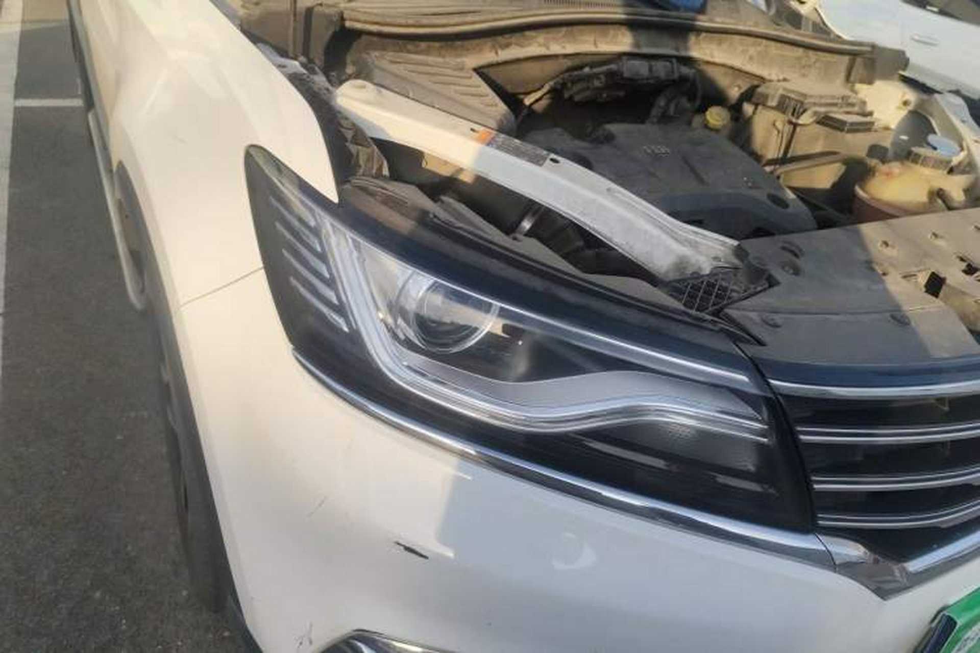 Used Roewe RX5 2016 20T Two-Wheel Drive Automatic Internet Smart Edition Right Front Headlight
