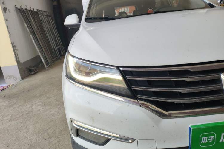 Used Roewe RX5 2016 20T Two-Wheel Drive Automatic Internet Smart Edition Right Front Headlight