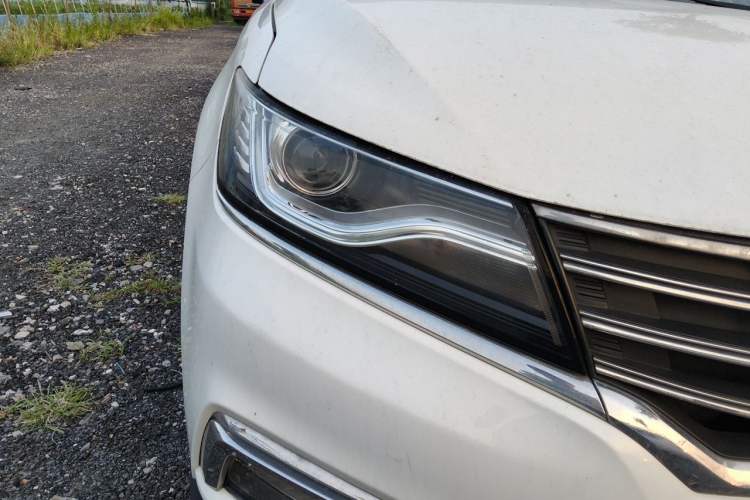 Used Roewe RX5 2016 30T Two-Wheel Drive Automatic Internet Smart Edition Right Front Headlight