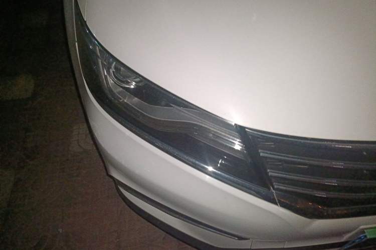 Used Roewe RX5 2016 30T Two-Wheel Drive Automatic Internet Smart Edition Right Front Headlight
