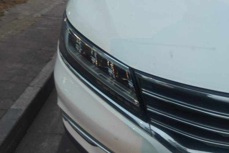 Used Roewe RX5 2016 30T Four-Wheel Drive Automatic Internet Smart Luxury Edition Right Front Headlight