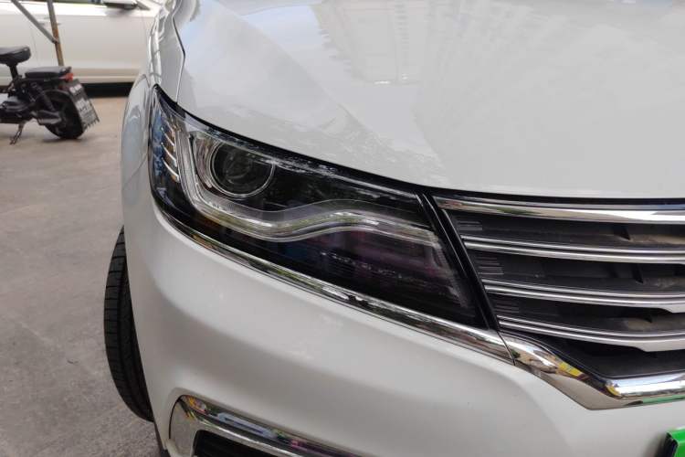 Used Roewe RX5 2016 20T Two-Wheel Drive Manual Flagship Edition Right Front Headlight