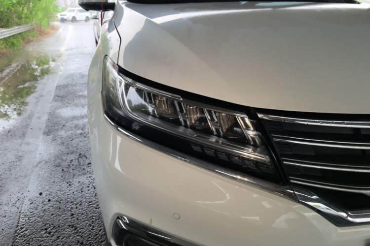 Used Roewe RX5 2016 30T Four-Wheel Drive Automatic Internet Smart Luxury Edition Right Front Headlight