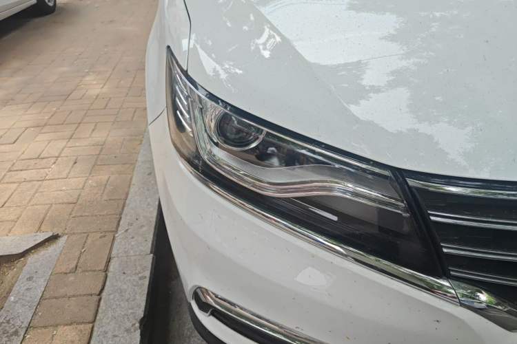 Used Roewe RX5 2016 20T Two-Wheel Drive Manual Flagship Edition Right Front Headlight